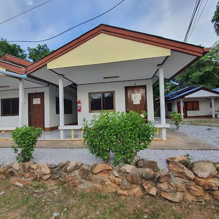 Pineapple Resort Ban Huai Thalaeng Phan Exterior foto